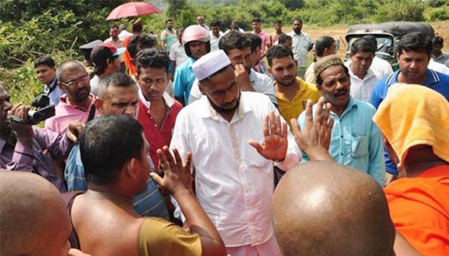 இலங்கை முஸ்லிம்கள் மீது இனவாத அடாவடித்தனம்!