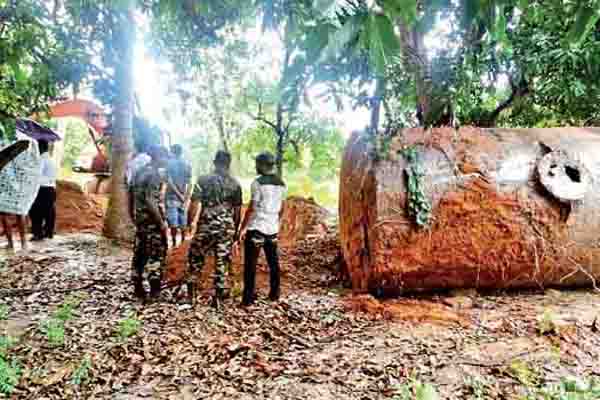 தமிழீழ விடுதலைப்புலிகள் அமைப்பின் எரிபொருள் தாங்கி மீட்பு!